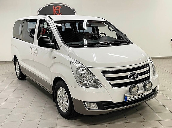 Hyundai H-1 2 of 8