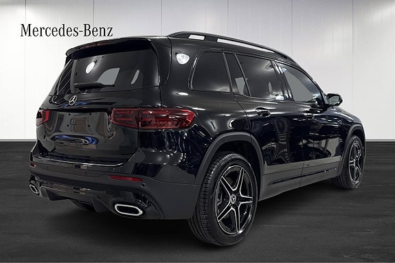 Mercedes-Benz GLB220 d 4 of 5
