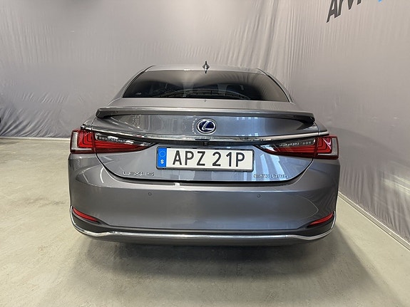 Lexus ES300h 7 of 24