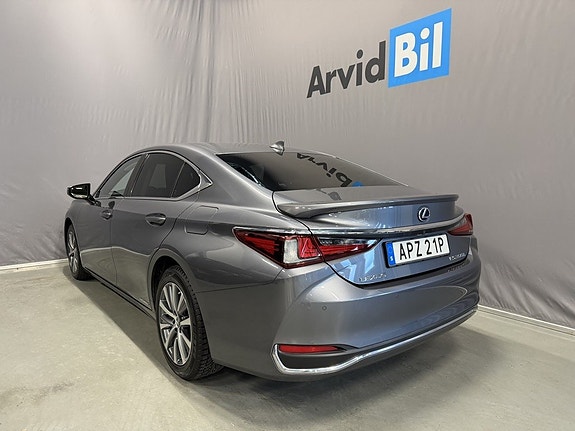 Lexus ES300h 8 of 24