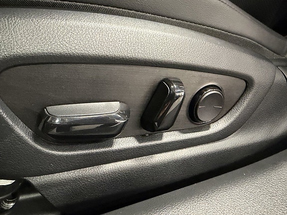 Lexus ES300h 18 of 24