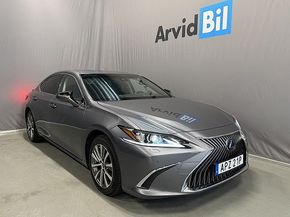 Lexus ES300h 2 of 24