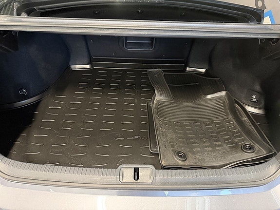 Lexus ES300h 24 of 24