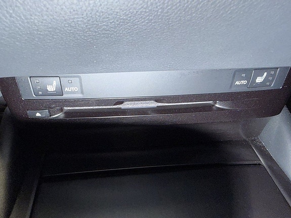 Lexus ES300h 17 of 24