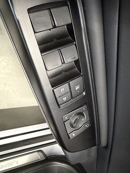 Lexus ES300h 22 of 24