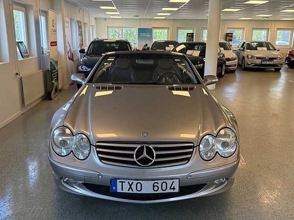 Mercedes-Benz SL500 4 of 5