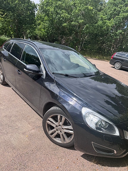Volvo V60 3 of 5