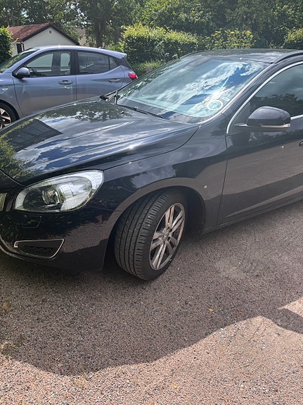 Volvo V60 4 of 5