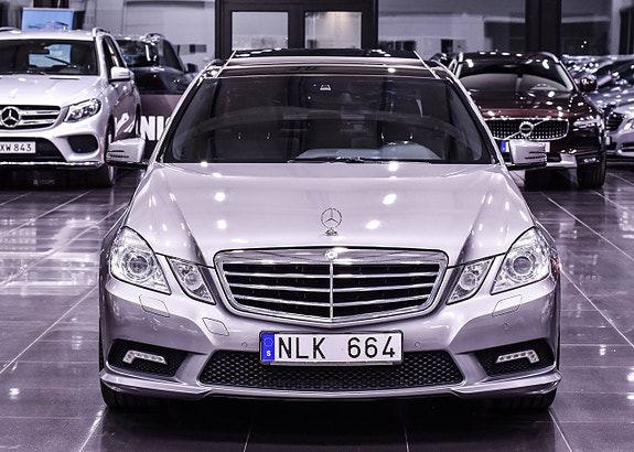 Mercedes-Benz E220 5 of 5