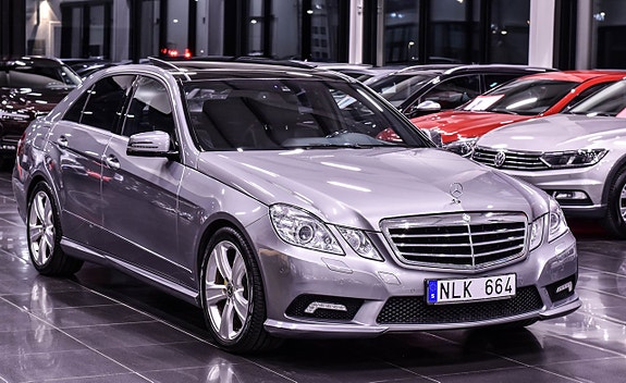Mercedes-Benz E220 4 of 5