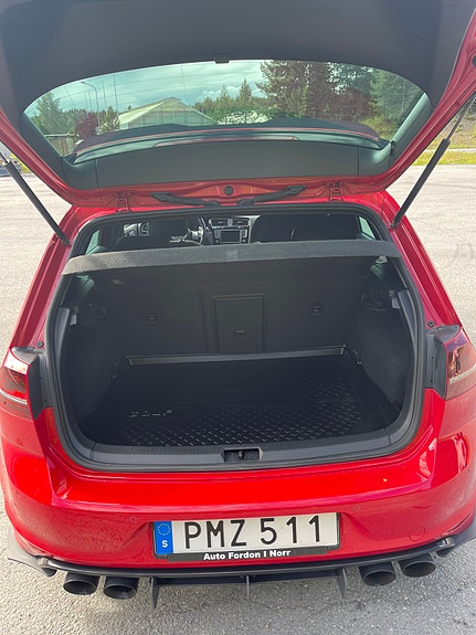 Volkswagen Golf VII 15 of 15