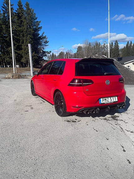 Volkswagen Golf VII 7 of 15