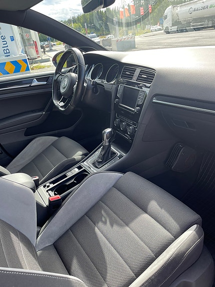 Volkswagen Golf VII 13 of 15