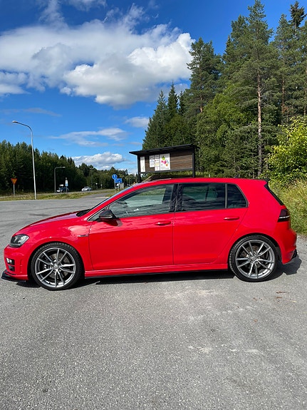 Volkswagen Golf VII 5 of 15