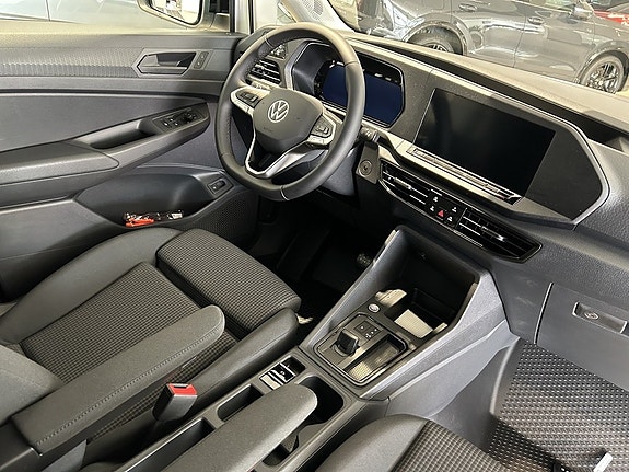 Volkswagen Caddy Maxi 12 of 23