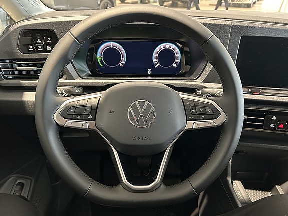Volkswagen Caddy Maxi 11 of 23