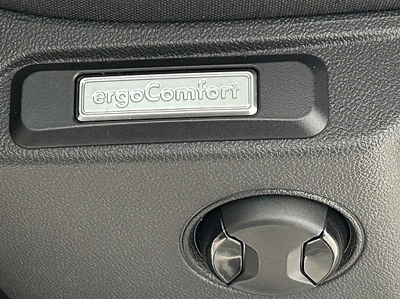 Volkswagen Caddy Maxi 19 of 23