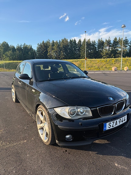 BMW 118d 3 of 5