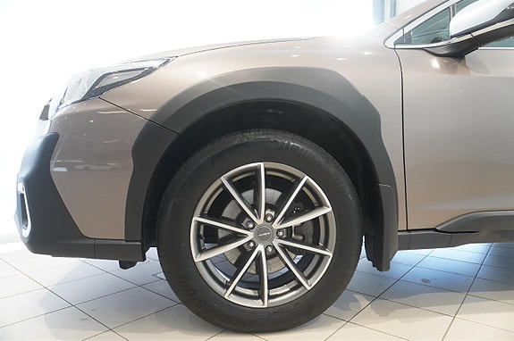 Subaru Outback 8 of 16