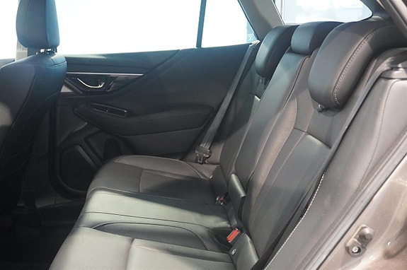 Subaru Outback 4 of 16