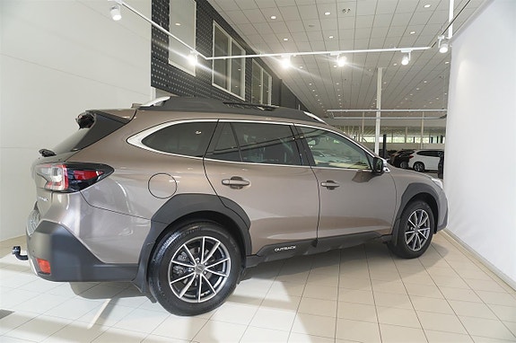 Subaru Outback 7 of 16