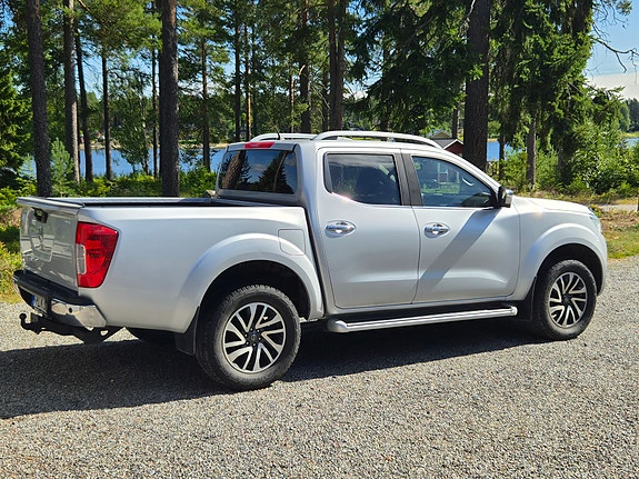 Nissan Navara 2 of 4