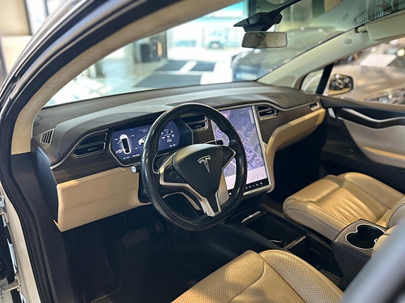 Tesla Model X 5 of 5
