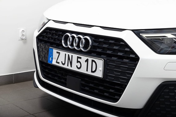 Audi A1 3 of 5