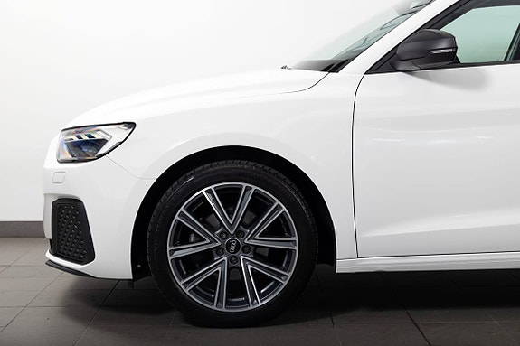 Audi A1 4 of 5