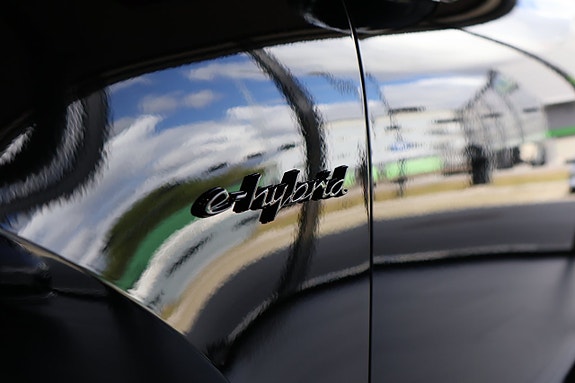 Porsche Cayenne 6 of 14