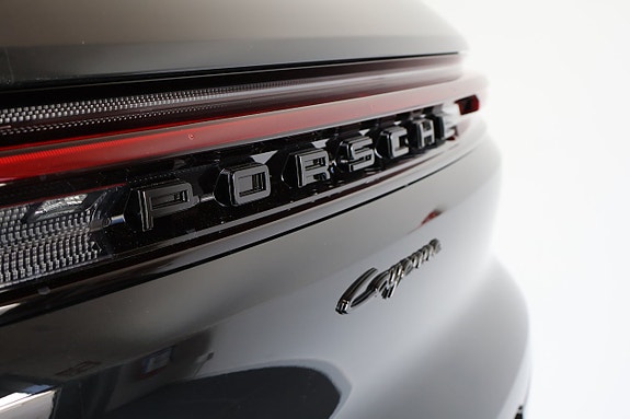 Porsche Cayenne 5 of 5