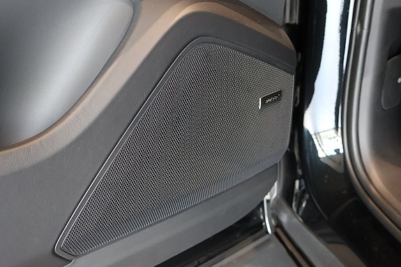 Porsche Cayenne 13 of 14