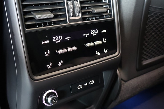 Porsche Cayenne 11 of 14