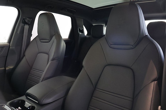 Porsche Cayenne 8 of 14