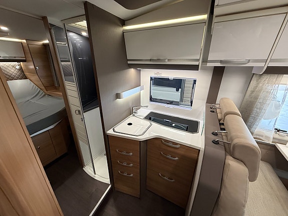 Adria Matrix Plus 670 SC *ALDE*Taksäng*Queenbed* 10 of 18