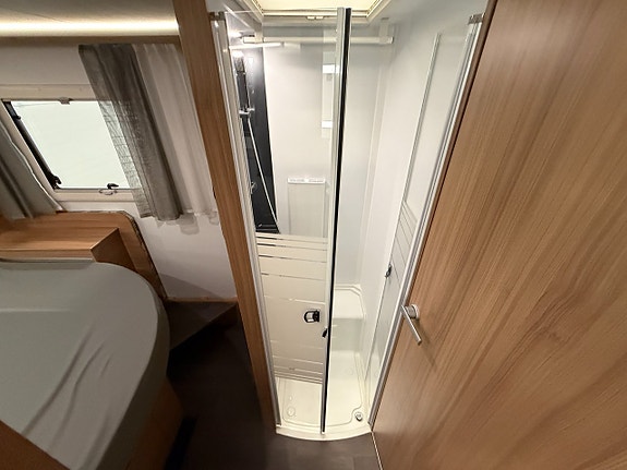 Adria Matrix Plus 670 SC *ALDE*Taksäng*Queenbed* 14 of 18