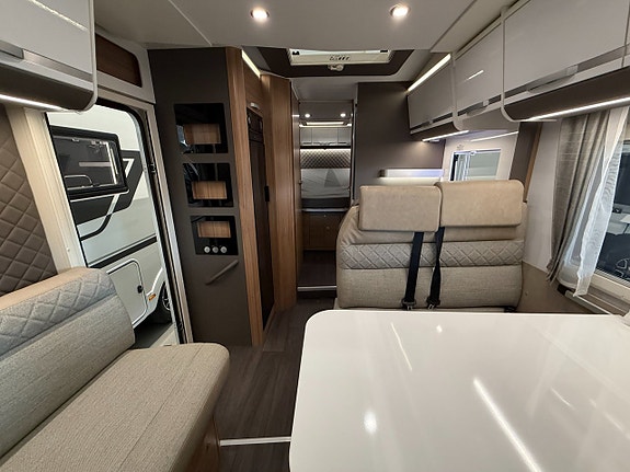 Adria Matrix Plus 670 SC *ALDE*Taksäng*Queenbed* 9 of 18
