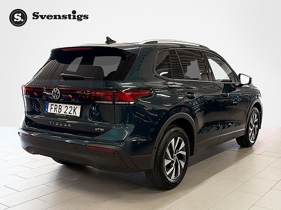 Volkswagen Tiguan 5 of 12