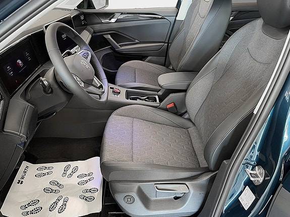 Volkswagen Tiguan 7 of 12