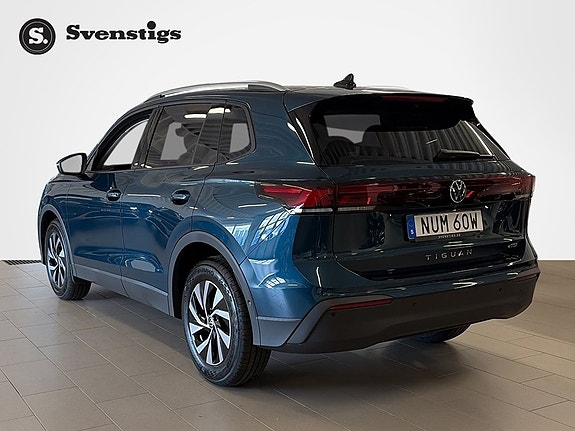 Volkswagen Tiguan 3 of 12