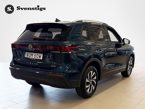 Volkswagen Tiguan 5 of 12
