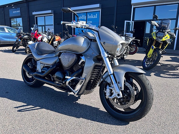 Suzuki VZR1800 Intruder 2 of 6