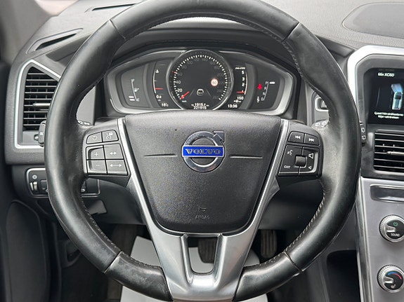 Volvo XC60 12 of 18