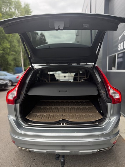 Volvo XC60 6 of 18
