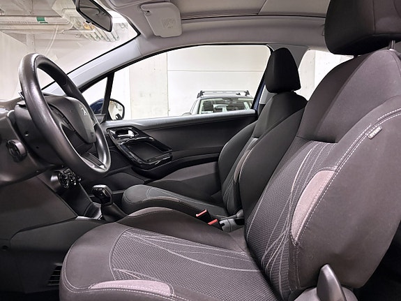 Peugeot 208 4 of 5