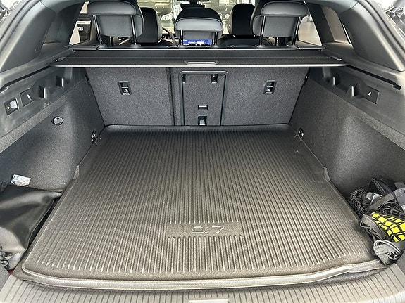 Volkswagen ID.7 8 of 22