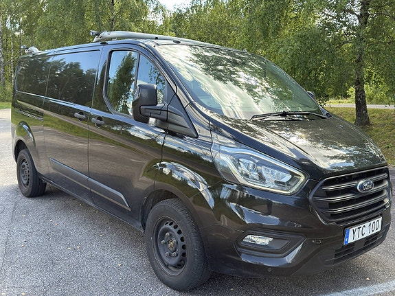 Ford Transit Custom 2 of 3