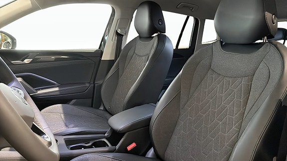 Volkswagen Tiguan 8 of 12