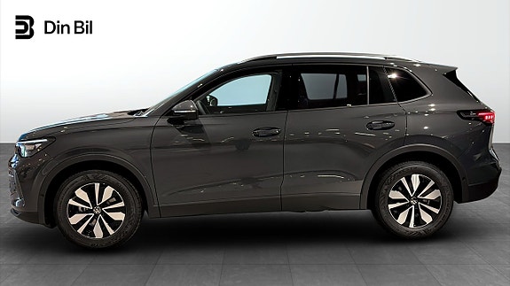 Volkswagen Tiguan 2 of 12