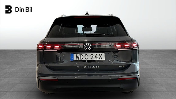 Volkswagen Tiguan 5 of 12